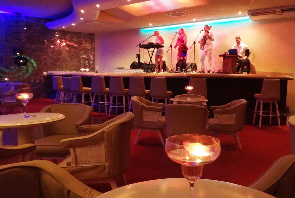 bar elegante-musica-jazz-hotel-riviera-la-habana-cuba