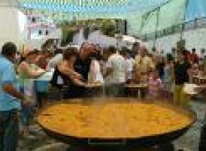 España: Más de 45 000 personas se reunieron en Torremolinos a degustar pescado frito