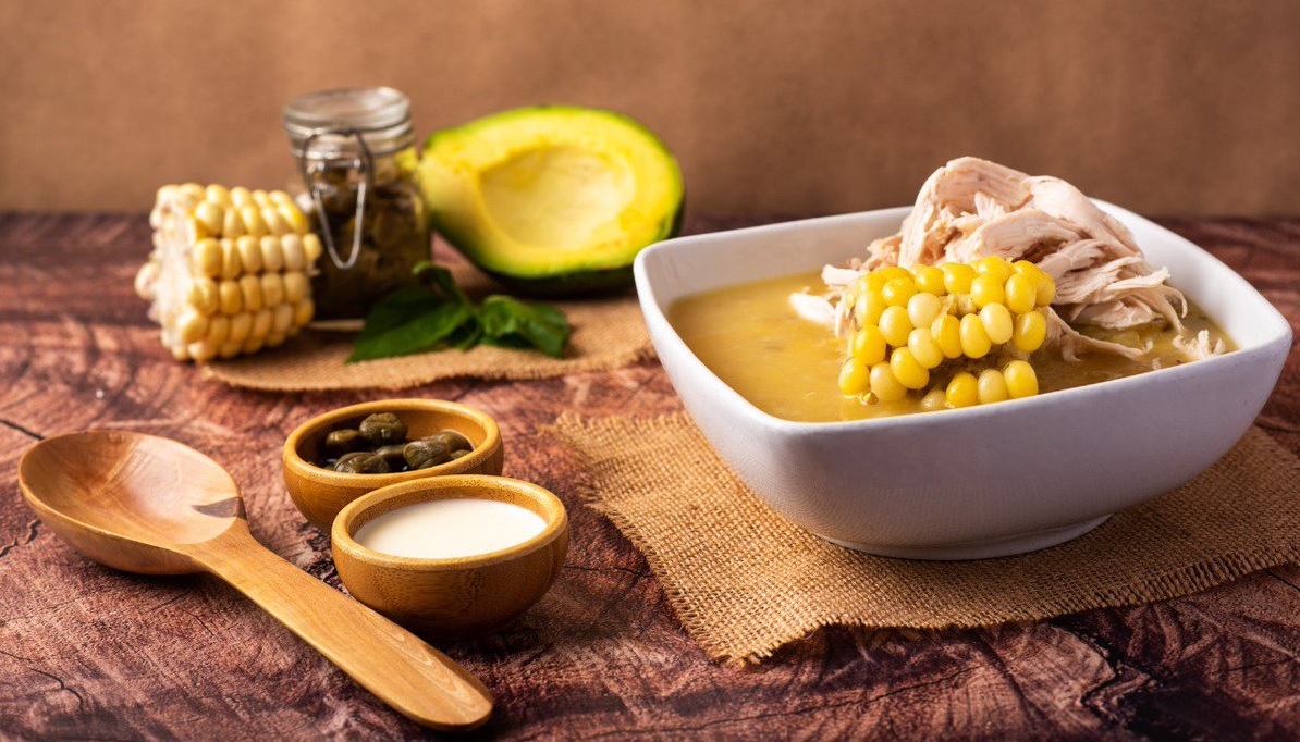 Gastronomía colombiana-ajiaco-santafereño