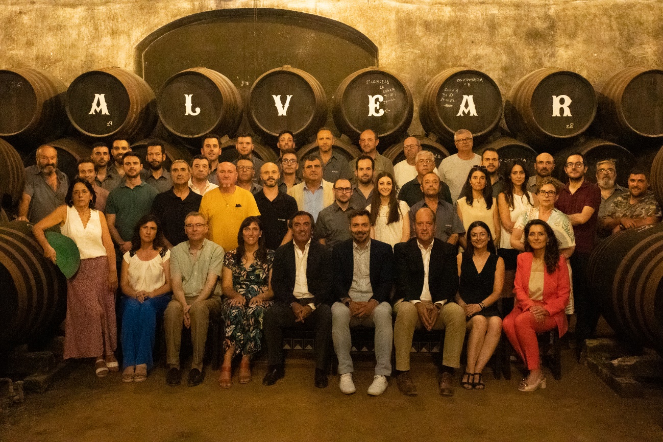 La nueva Junta Directiva de Bodegas Alvear con todo el equipo