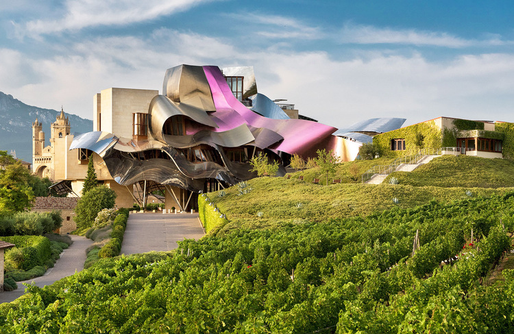 Hotel diseñado por Frank O. Gehry en la Ciudad del Vino de Marqués de Riscal.