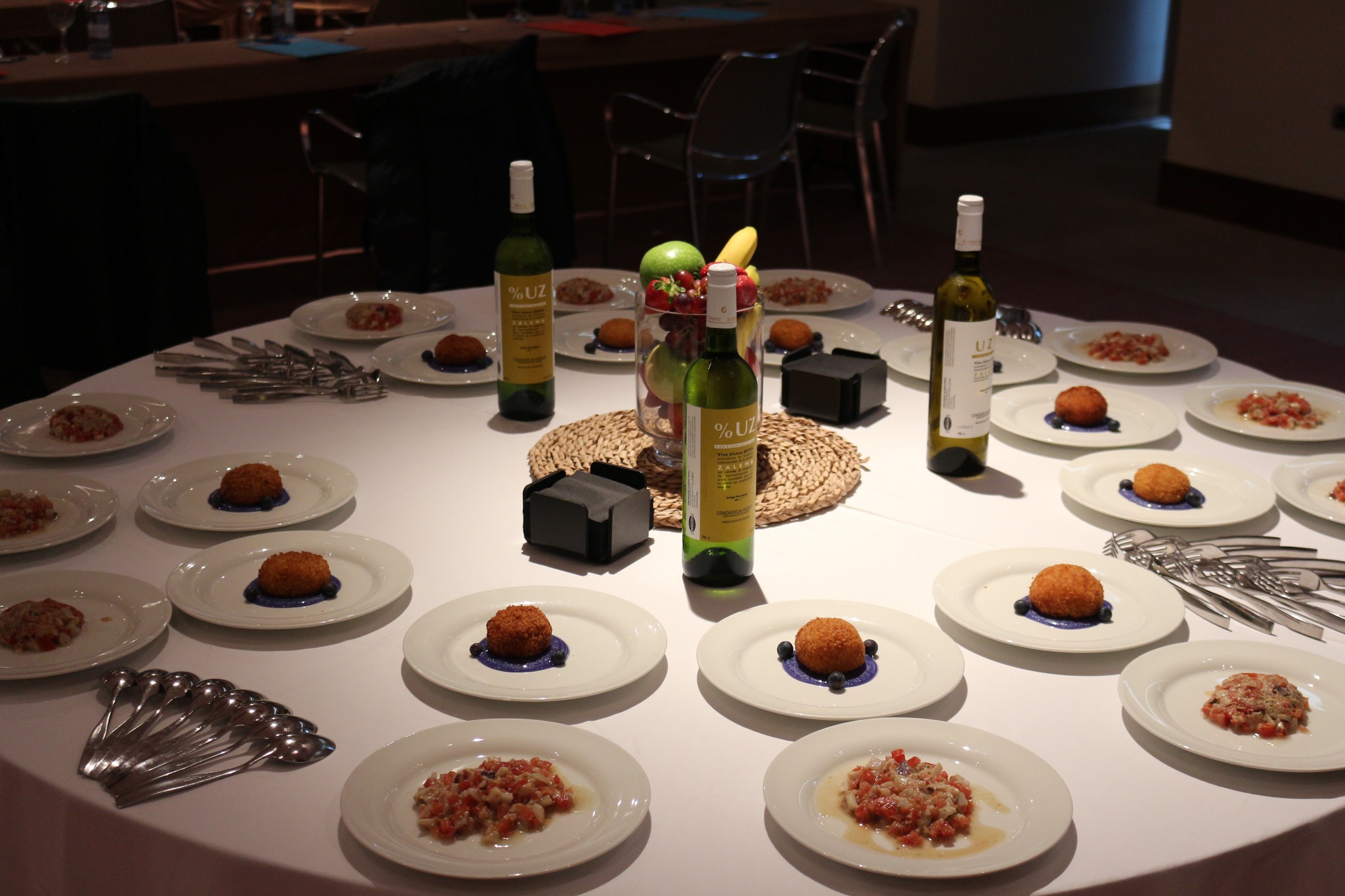 Visita a Bodegas Iglesias, Cata de Vinos y Aperitivo para dos – Bolullos – Huelva, Andalucía