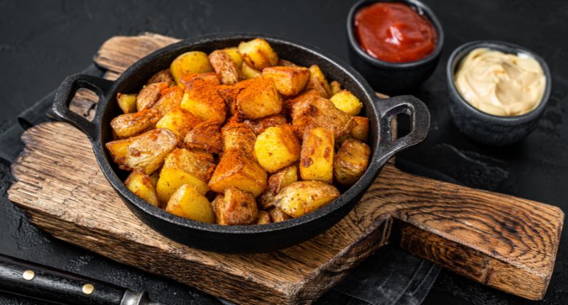 Aperitivos patatas bravas