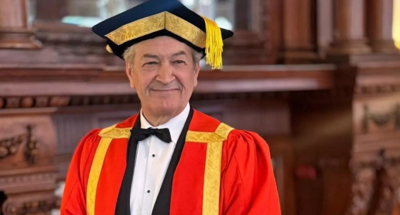 César Saldaña investido miembro de la Gran Orden de los Caballeros del Vino