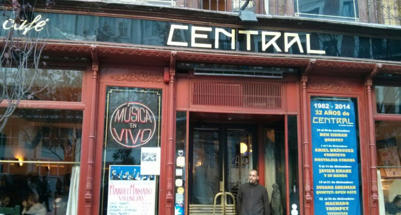 Cierra Café Central