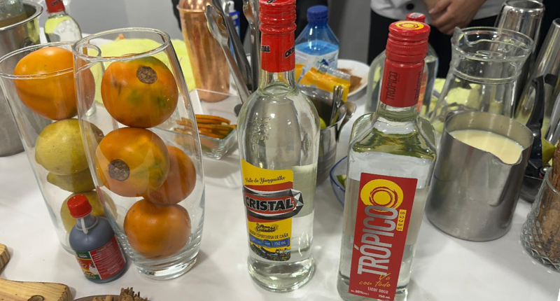 Cristal y Trópico Licores Ecuador de Goya 