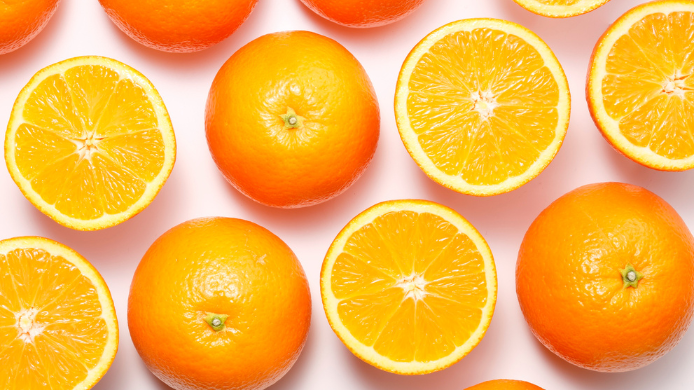 El albedo es la parte blanca de la naranja que se encuentra en la piel y la pulpa