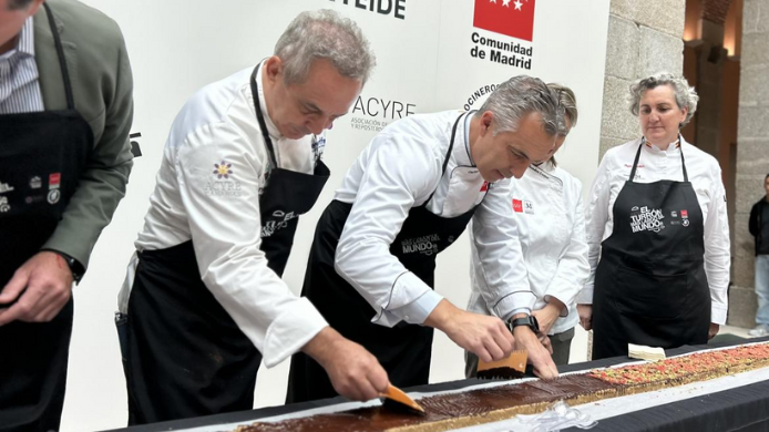 ACYRE prepara el turrón más grande del mundo (Foto: CAM)