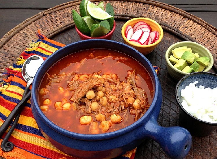 gastronomia-mexicana-pozole-rojo
