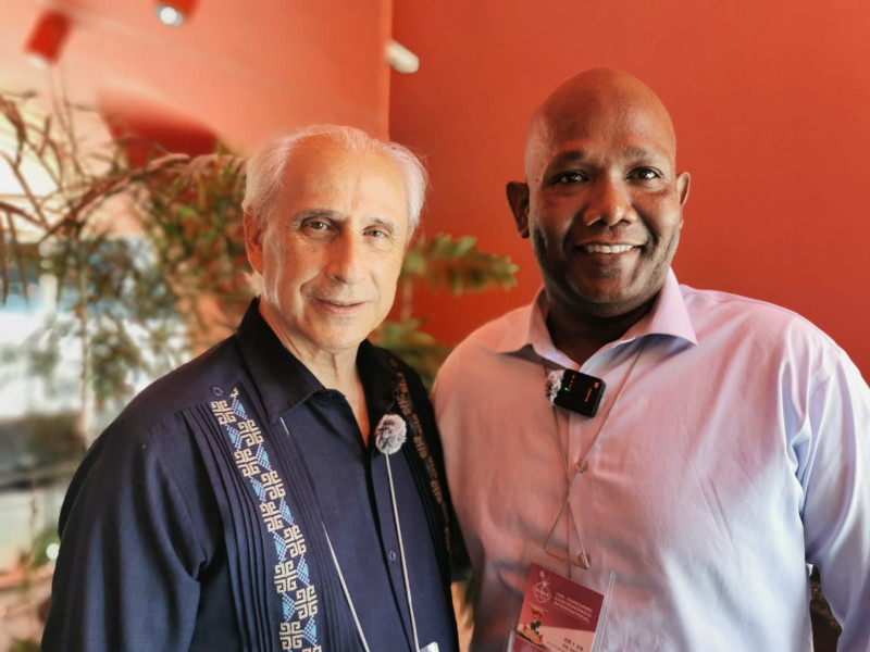 José Carlos de Santiago, vice presidente de la Academia Iberomericana de Gastronomía junto a Eddy Naranjo, nuevo presidente de la Asociación de Cantineos de Cuba