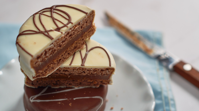 Alfajores de dulce de leche y chocolate