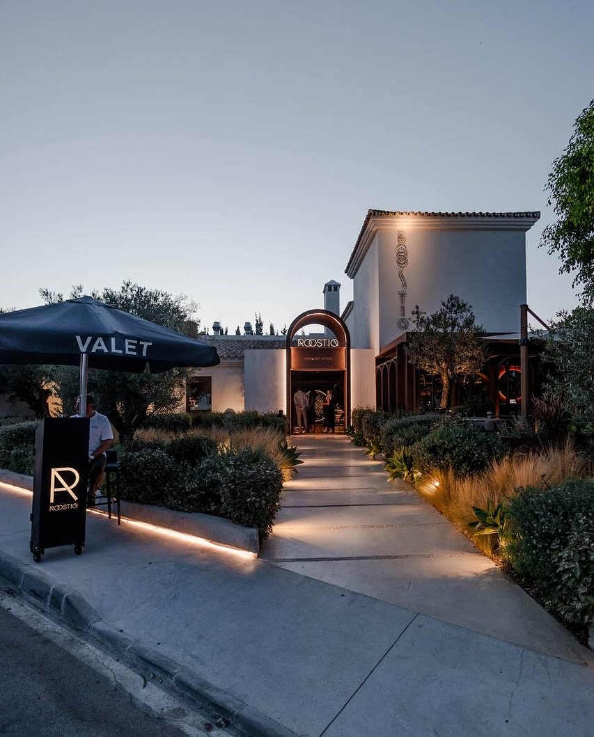 Roostiq Marbella aparcacoches