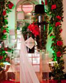 Pepinos y pétalos de rosa hacen original a la ginebra más inusual del mundo