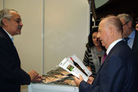 Alcalde de Torremolinos visita stand de Excelencias Gourmet