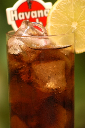 Tres emblemas de la coctelería cubana II