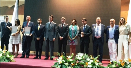 Carlos Moro recibe la medalla de España al Mérito Turístico en Sostenibilidad y Calidad