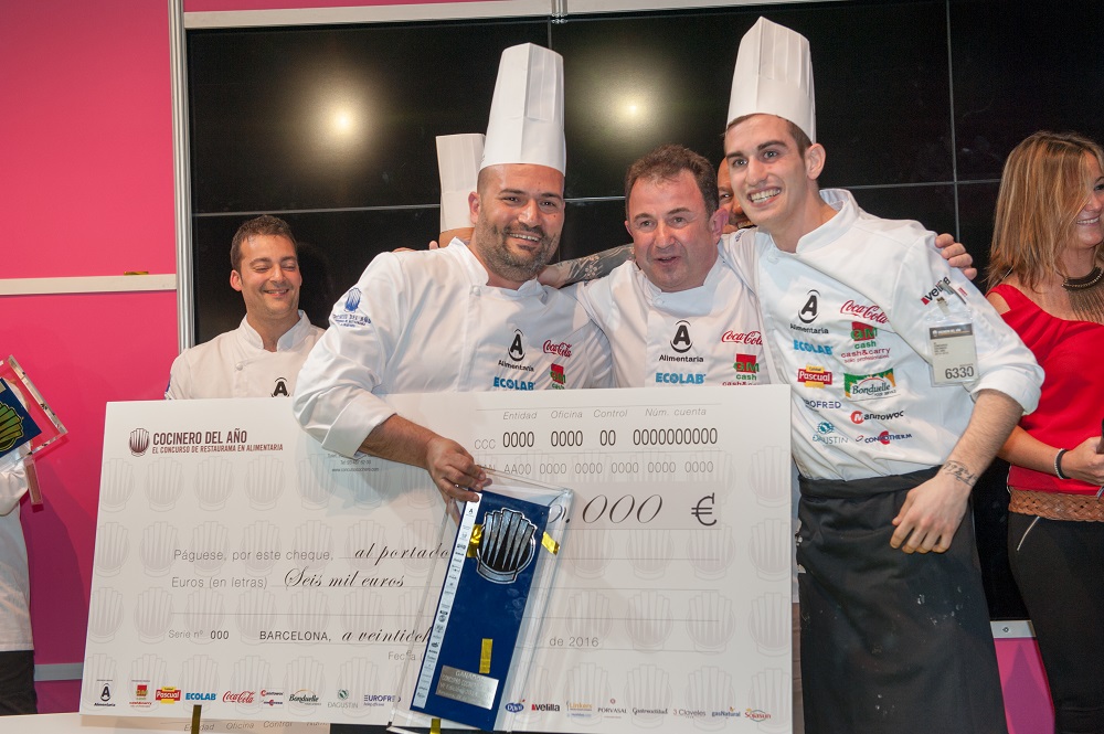 Raúl Resino ganador del VI Concurso Cocinero del Año y Óscar Quintana del II Concurso Camarero del Año