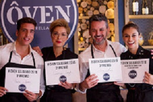 Xuso Jones, Cristina Urgel, Jorge Lucas, Norma Ruiz y Elena Furiase, ganadores del Ôven Solidario