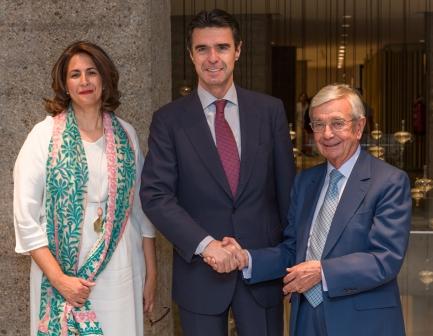 Turespaña y la Real Academia de Gastronomía firman un convenio para impulsar el turismo gastronómico en España