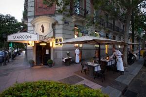  Las dos mejores terrazas de Madrid con el sello inconfundible de Cabaña Marconi