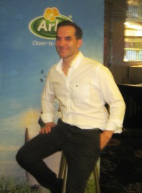 Mario Sandoval lanza su canal de recetas en YouTube