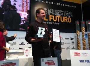 Álex Mugica, del restaurante Basa Kabi gana concurso de bocadillos de autor