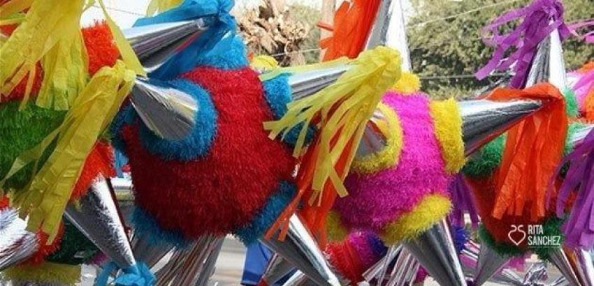 Foto: piñatas, cortesía de la autora.