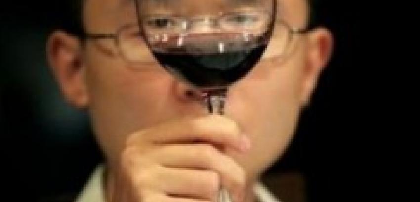 El vino tino gana al baijiu chino