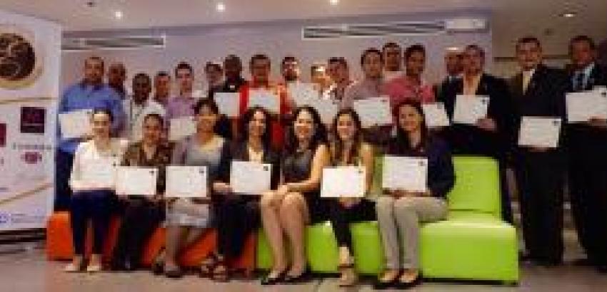 Finaliza en Panamá primer curso del año Meseros Gourmet de Grupo Excelencias 